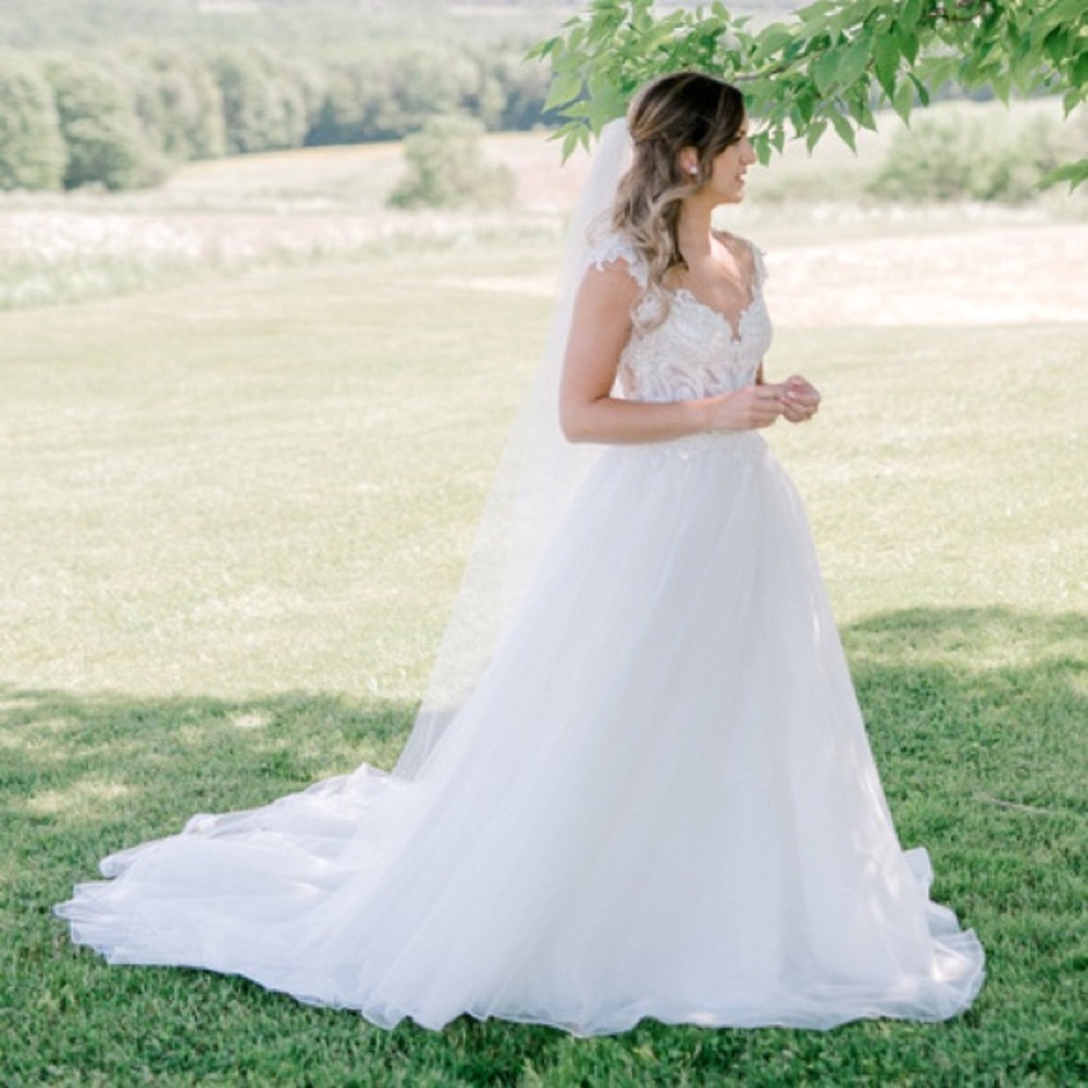 Wedding gown